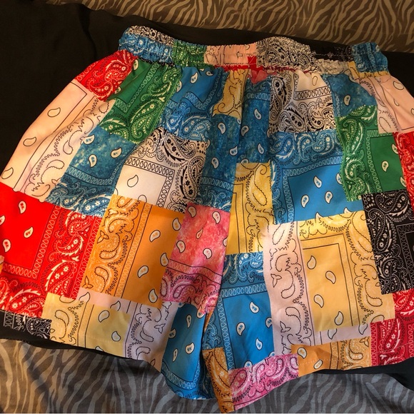 Shorts - Picture 2 of 3